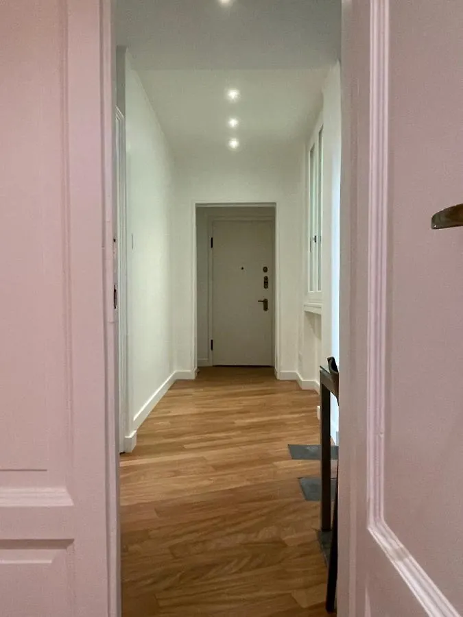 Via Dante Apartment Milan